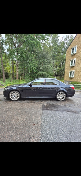 BMW 525d 2 of 8