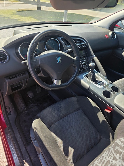 Peugeot 3008 4 of 7