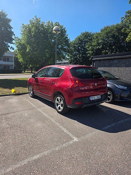 Peugeot 3008 2 of 7