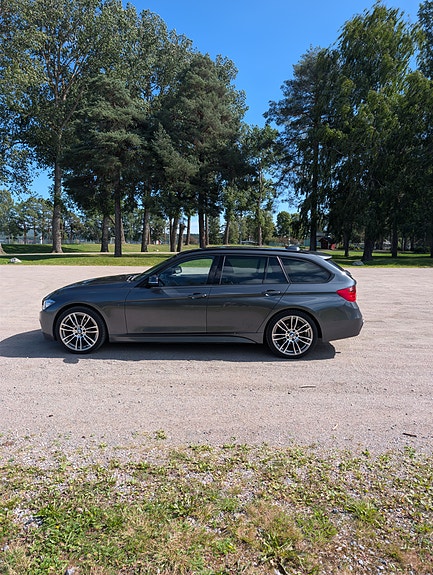 BMW 320d 2 of 6