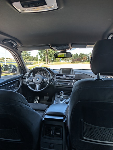 BMW 320d 4 of 6