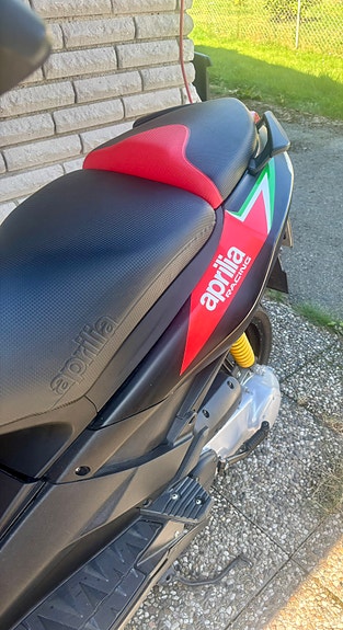 Aprilia SR50 3 of 8