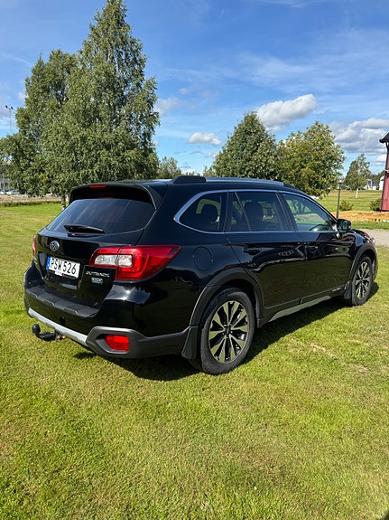 Subaru Outback 2 of 7