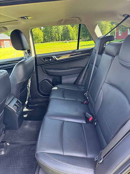 Subaru Outback 5 of 7