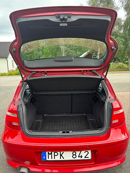 BMW 118d 4 of 8