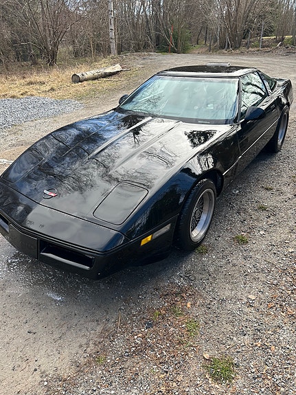 Chevrolet Corvette 4 of 5