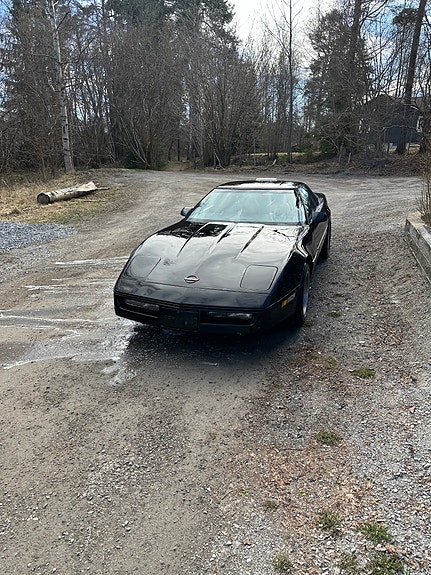 Chevrolet Corvette 3 of 5