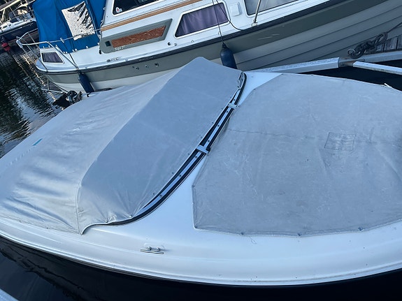 Glastron 175 MX bowrider 5 of 6