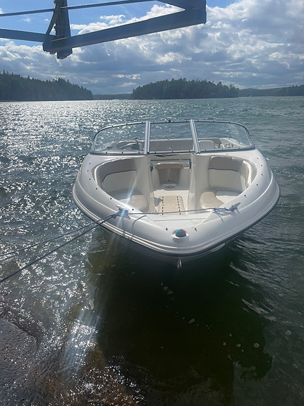 Glastron 175 MX bowrider 2 of 6