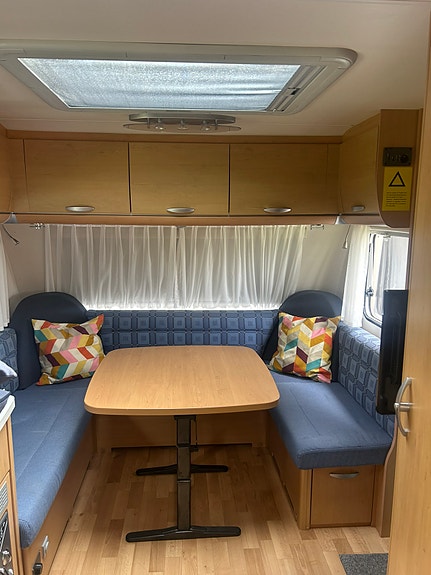 Knaus 580 långbäddar inkl Kampa lufttält 8 of 11