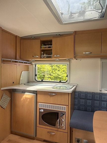 Knaus 580 långbäddar inkl Kampa lufttält 10 of 11
