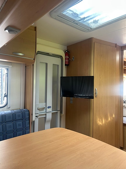 Knaus 580 långbäddar inkl Kampa lufttält 9 of 11