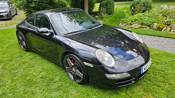 Porsche 911 Carrera S 3 of 8