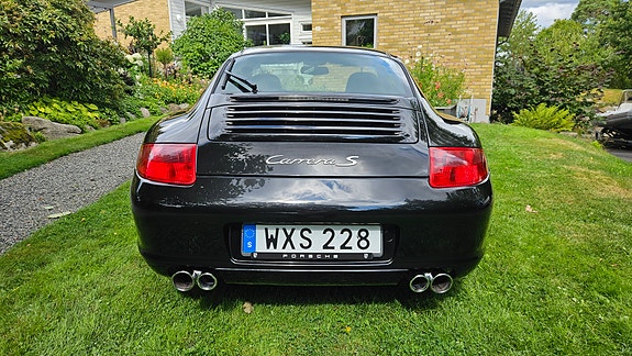 Porsche 911 Carrera S 5 of 8