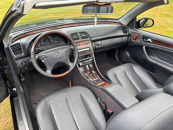 Mercedes-Benz CLK430 5 of 13