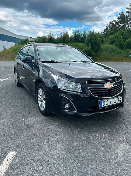 Chevrolet Cruze 2 of 6
