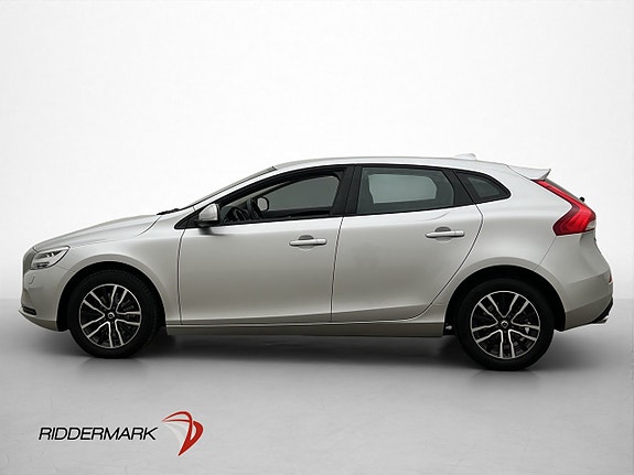 Volvo V40 2 of 26