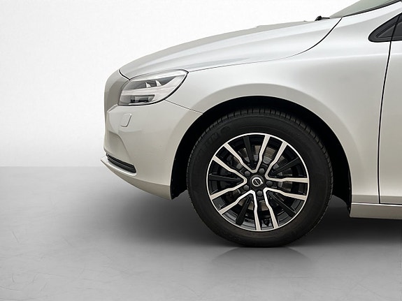 Volvo V40 22 of 26