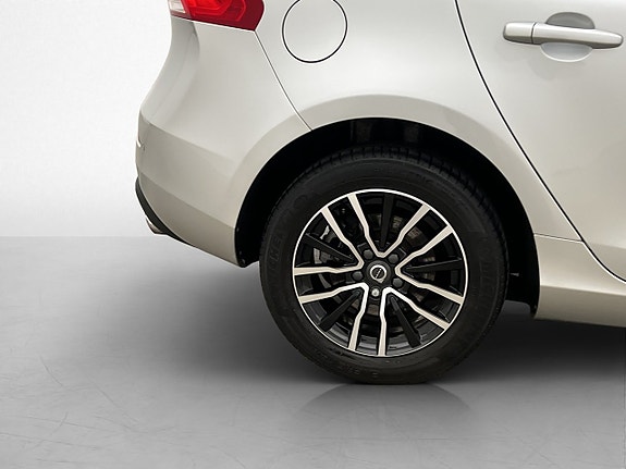 Volvo V40 24 of 26