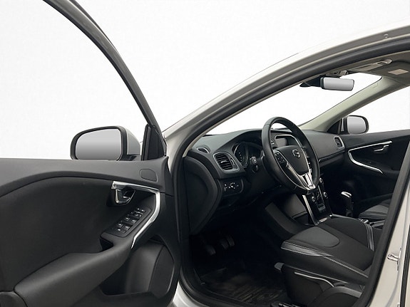 Volvo V40 8 of 26