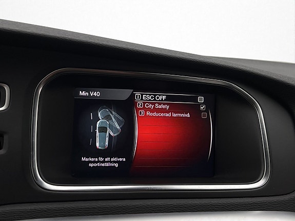 Volvo V40 17 of 26
