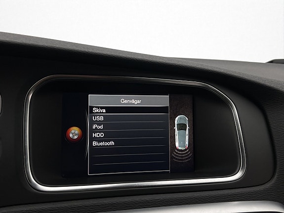 Volvo V40 16 of 26