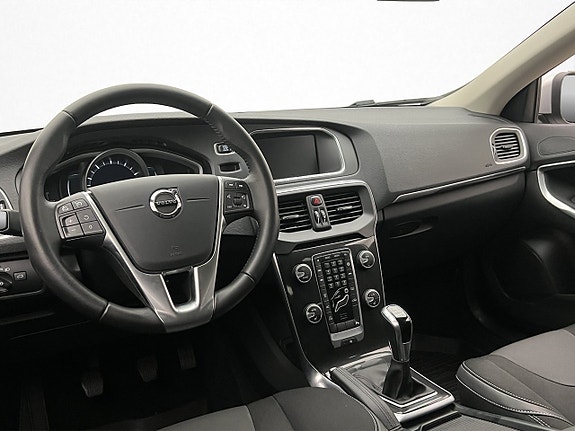 Volvo V40 10 of 26