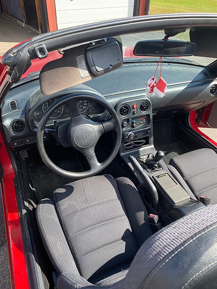 Mazda MX-5 5 of 8