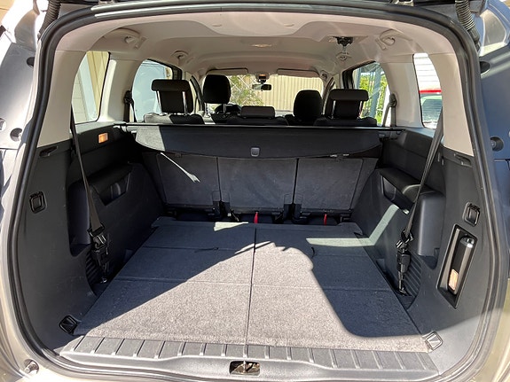 Peugeot 5008 8 of 9