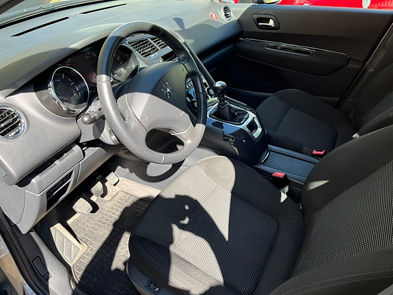 Peugeot 5008 4 of 9