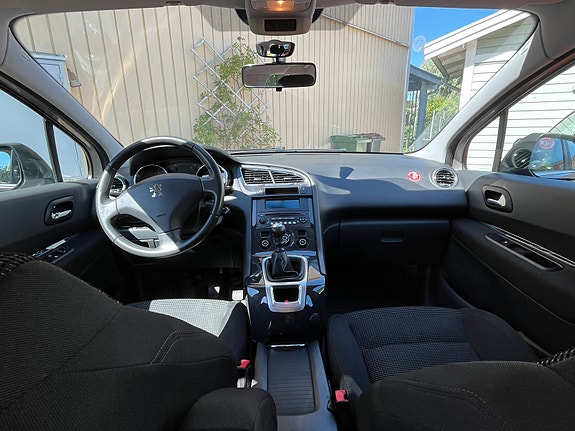 Peugeot 5008 5 of 9