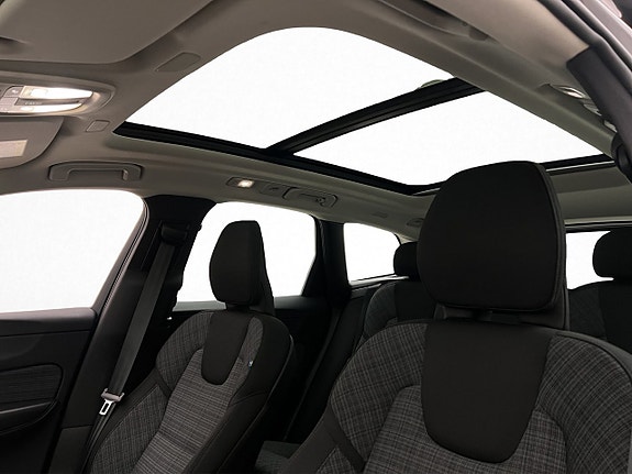 Volvo XC60 14 of 30