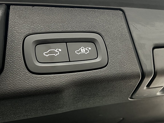 Volvo XC60 9 of 30