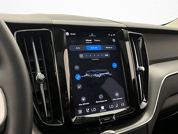 Volvo XC60 18 of 30