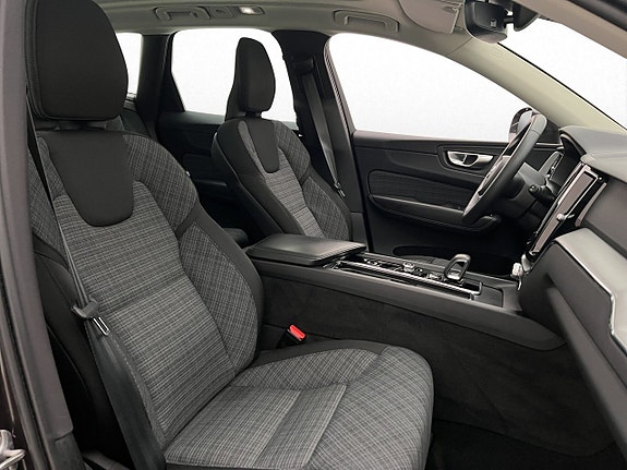 Volvo XC60 10 of 30