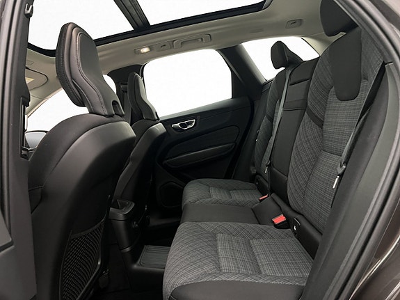 Volvo XC60 11 of 30