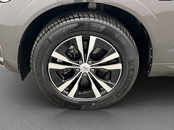 Volvo XC60 27 of 30