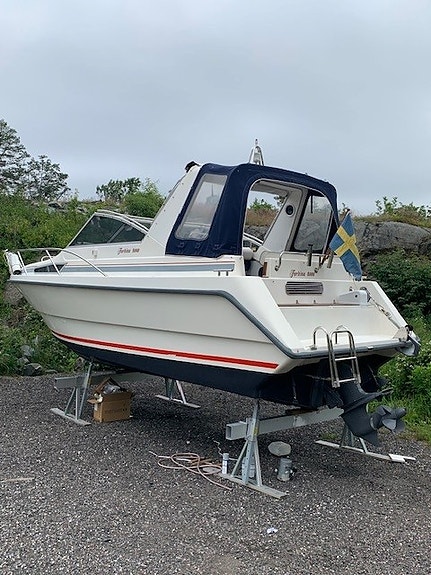 Forbina 8000 – 200 hk diesel | Stor service nyligen utförd | Bogpropeller 10 of 13