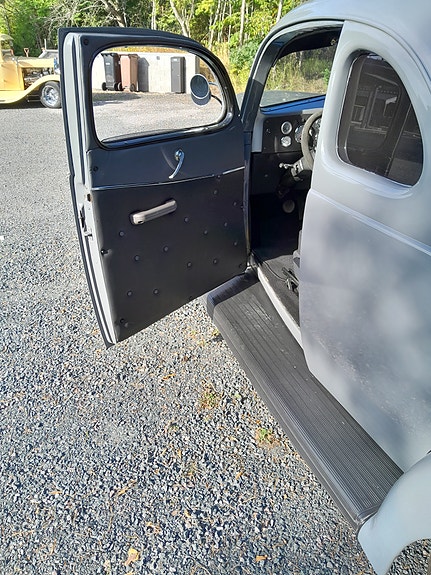 Ford 5-Window 6 of 6