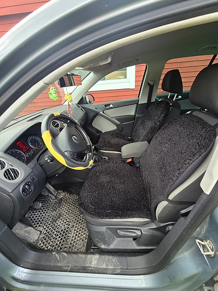 Volkswagen Tiguan 6 of 9