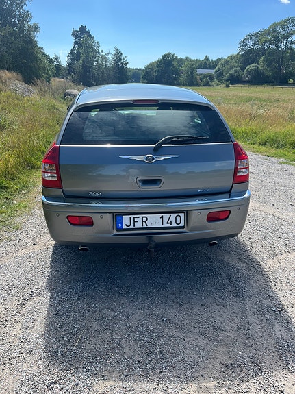 Chrysler 300C 4 of 11