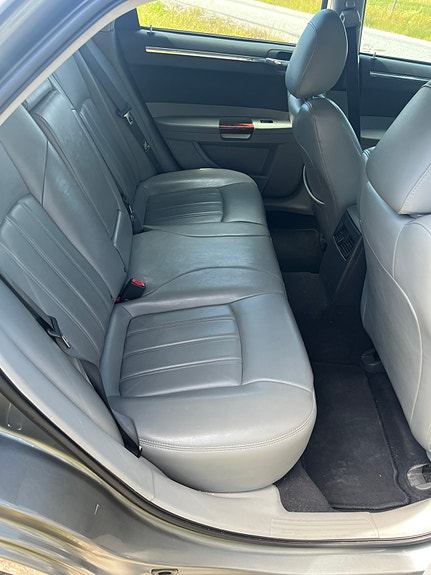 Chrysler 300C 10 of 11