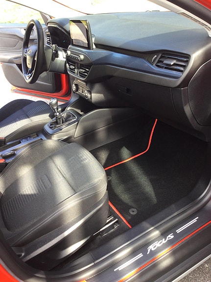 Ford Focus 10 of 12
