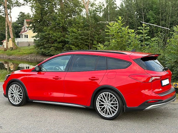 Ford Focus 2 of 12