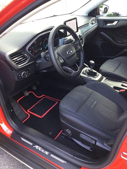 Ford Focus 9 of 12
