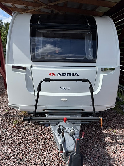 Adria ADORA 572UT. med Mover, AC, Stor markis, stora kylen. Allt rätt! Passa på innan vi byter in den. 2 of 17
