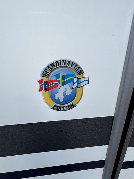 Adria ADORA 572UT. med Mover, AC, Stor markis, stora kylen. Allt rätt! Passa på innan vi byter in den. 6 of 17