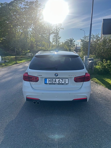 BMW 320d 2 of 10