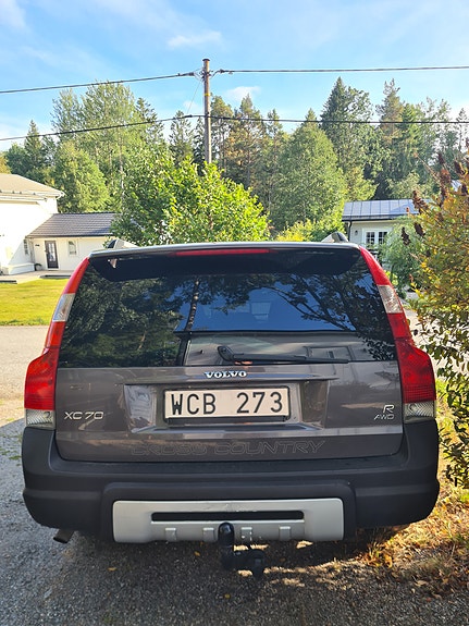 Volvo XC70 2 of 14