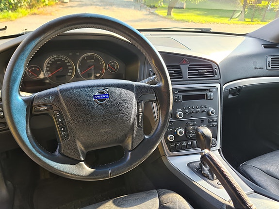 Volvo XC70 8 of 14